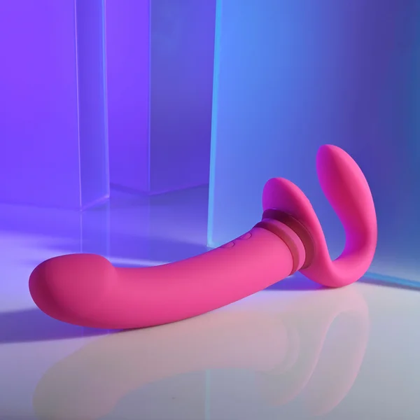 Gender X SHARING IS CARING - Pink 21.9 cm USB Rechargeable Strapless Strap-On — image 2 of 8