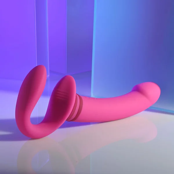 Gender X SHARING IS CARING - Pink 21.9 cm USB Rechargeable Strapless Strap-On — image 3 of 8