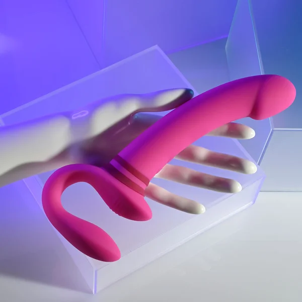 Gender X SHARING IS CARING - Pink 21.9 cm USB Rechargeable Strapless Strap-On — image 6 of 8