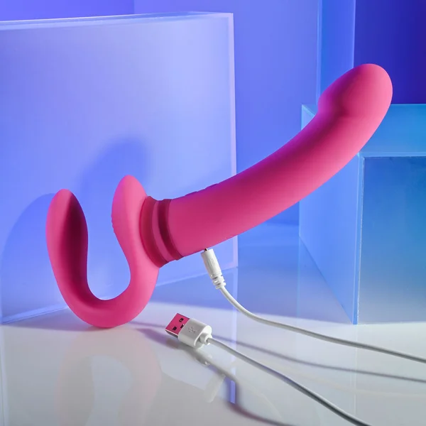 Gender X SHARING IS CARING - Pink 21.9 cm USB Rechargeable Strapless Strap-On — image 8 of 8
