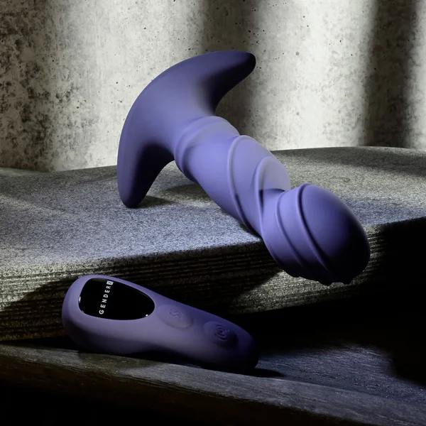 Gender X RING IT - Purple 16.5 cm USB Rechargeable Vibrator with Wireless Remote — image 3 of 8