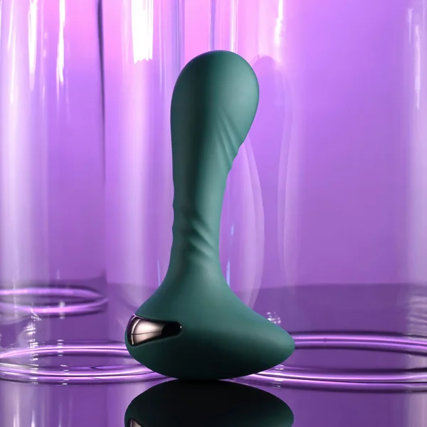 Gender X GOES ANYWHERE - Green 12.4 cm USB Rechargeable Vibrator — image 4 of 9
