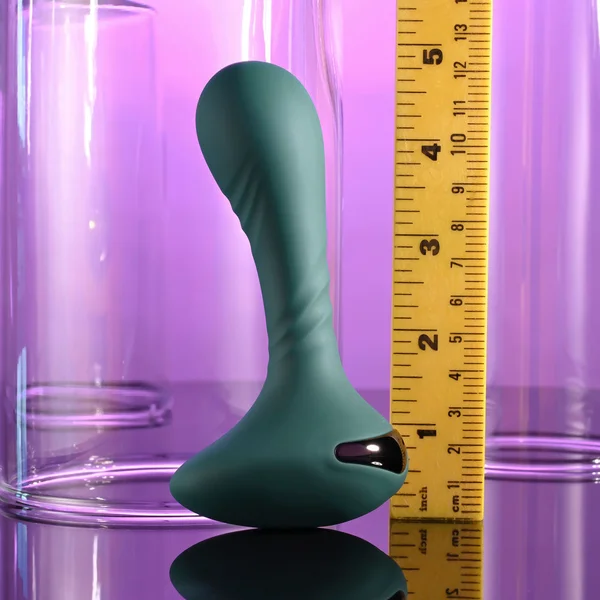 Gender X GOES ANYWHERE - Green 12.4 cm USB Rechargeable Vibrator — image 8 of 9