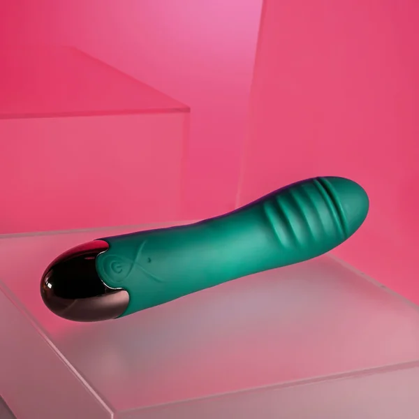 Gender X PIROUETTE - Green 20.6 cm USB Rechargeable Vibrator — image 6 of 9