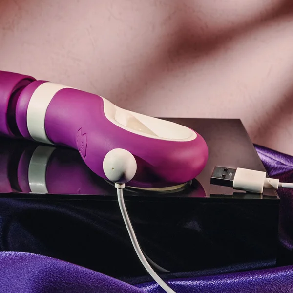 Gender X HANDLE IT - Purple/White USB Rechargeable Massager Wand — image 6 of 9