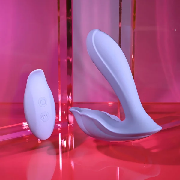 Playboy Pleasure LILAC FANTASY - Purple 13.5 cm USB Rechargeable Tapping Vibrator with Remote — image 3 of 18