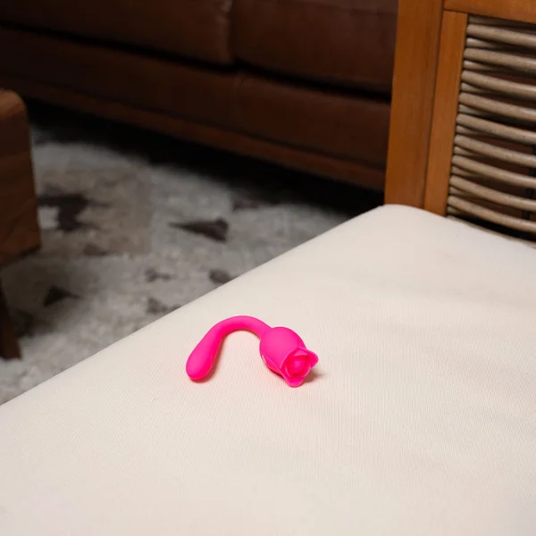 Maia MEADOW - Pink 14 cm USB Rechargeable Flower Stimulator — image 3 of 6