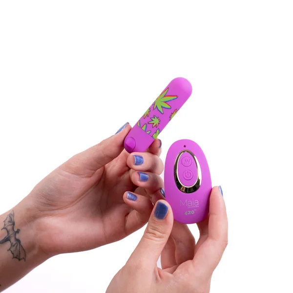 Maia JESSI 420 Remote - Purple 7.6 cm USB Rechargeable Bullet with Wireless Remote — image 2 of 5