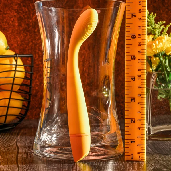 Selopa LEMON SQUEEZE - Yellow 18.4 cm USB Rechargeable Vibrator — image 7 of 8