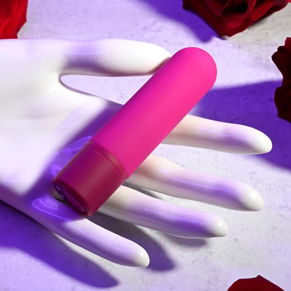 Selopa TINY TEMPTATION - Pink 9.2 cm USB Rechargeable Bullet — image 7 of 9