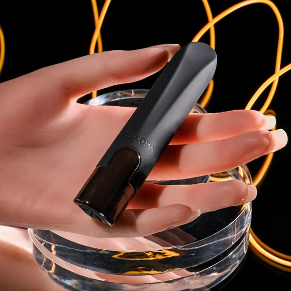 Selopa LITTLE BUDDY - Black 11.1 cm USB Rechargeable Vibrating Bullet — image 3 of 7