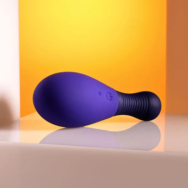 Selopa EGG ME ON - Purple 10 cm USB Rechargeable Egg with Wireless Remote — image 5 of 9