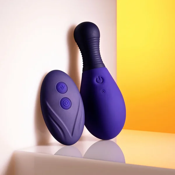 Selopa EGG ME ON - Purple 10 cm USB Rechargeable Egg with Wireless Remote — image 2 of 9