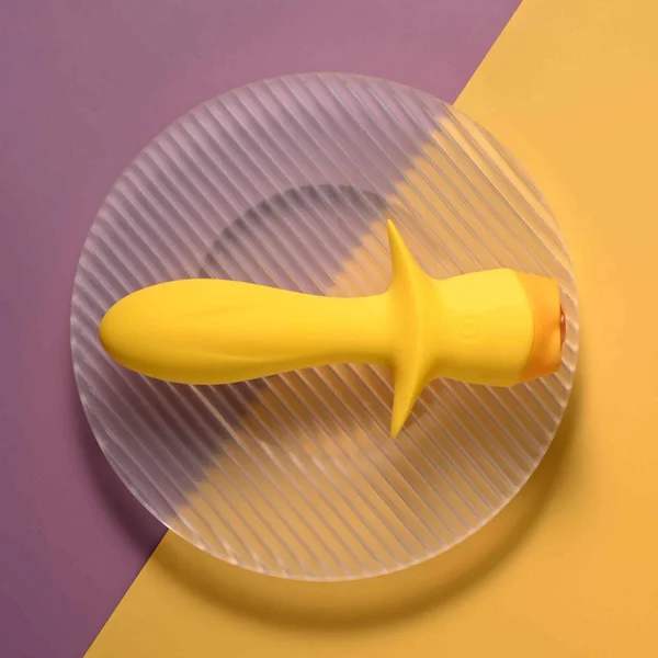 Selopa MELLOW YELLOW - Yellow 13.5 cm USB Rechargeable Vibrating Anal Plug — image 4 of 8