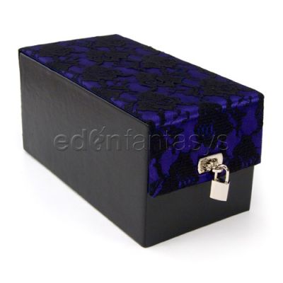 Devine toy lace box