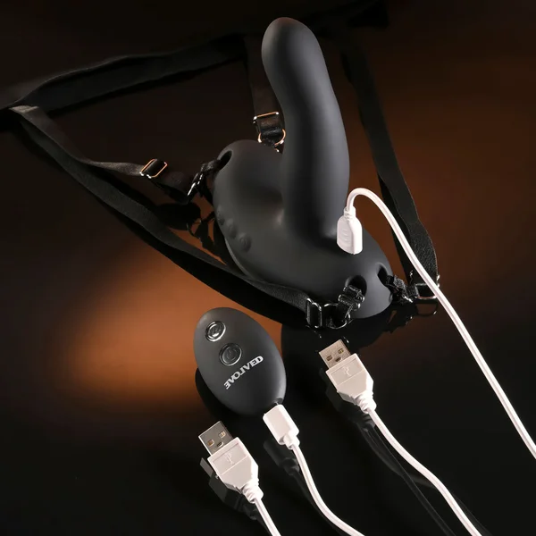 Evolved COME CLOSER - Black USB Rechargeable Vibrating Strap-On with Remote — image 9 of 9