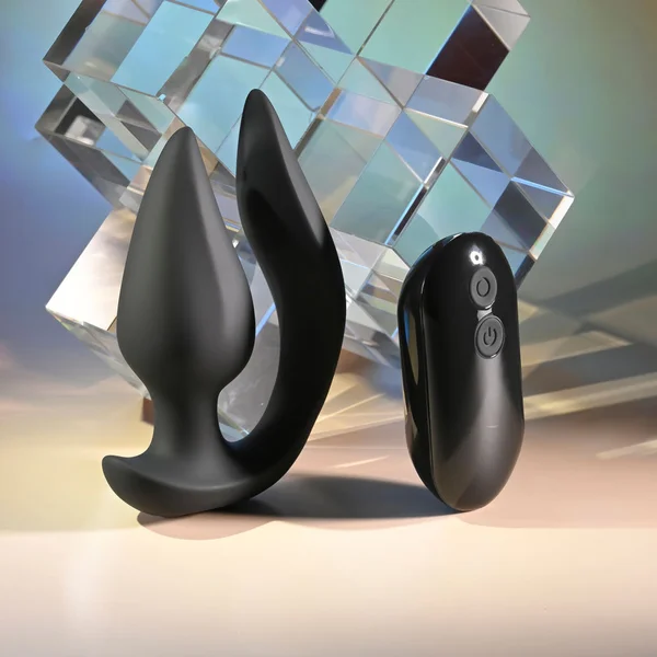 Evolved THE GENIE - Black 11.2 cm USB Rechargeable Vibrating Plug with Wireless Remote — image 2 of 9