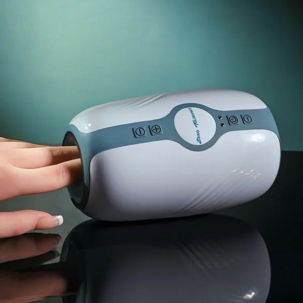 Zero Tolerance TOUCHDOWN - White 15 cm USB Rechargeable Vibrating & Tightening Stroker — image 4 of 9