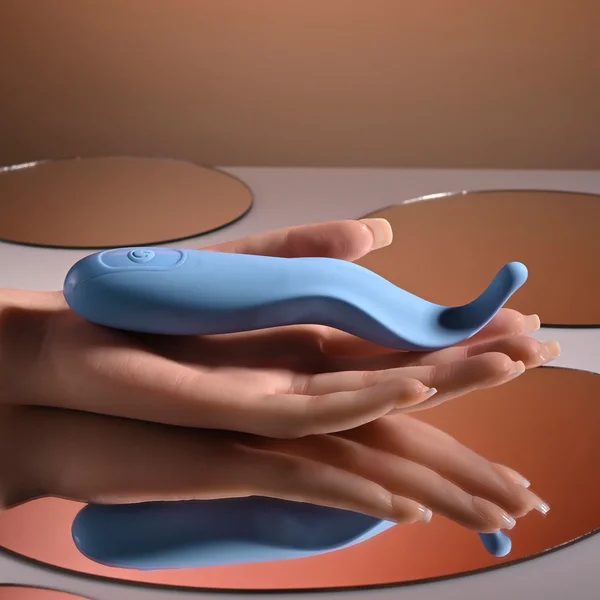 Selopa TENDER TICKLER - Blue 16.2 cm USB Rechargeable Pinpoint Stimulator — image 2 of 9