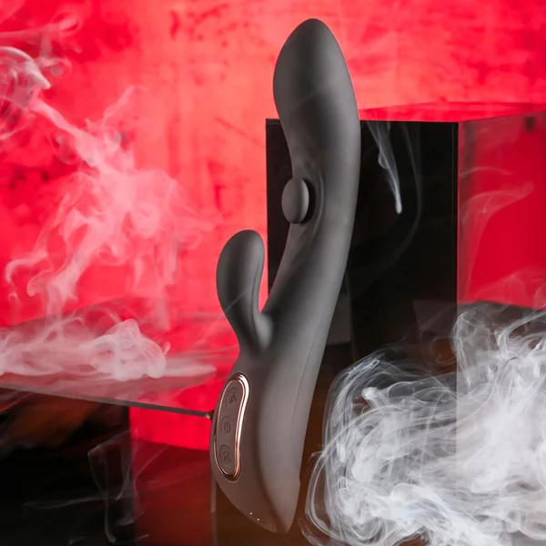 Playboy Pleasure THATS THE SPOT - Black 23.3 cm USB Rechargeable Rabbit Vibrator with G-Spot Tapper — image 3 of 9