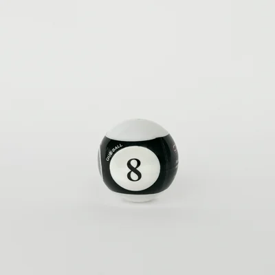 que ball 8 lines