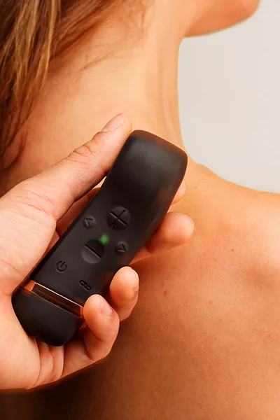 The Handy The Oh! 4.5" Sound Reactive Vibrator with ResoTouch Technology — image 2 of 5