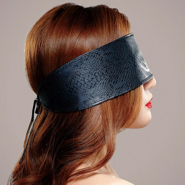 Execute Python Pattern Eye Mask — image 2 of 3