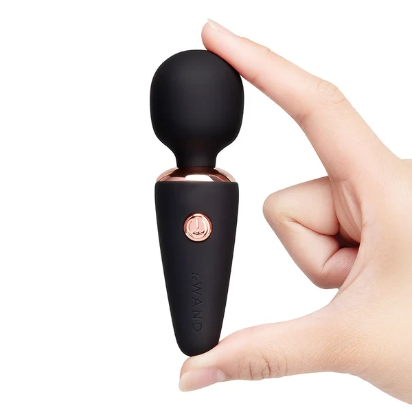 Le Wand Mini Micro Wand Pocket-Size Massager — image 9 of 12