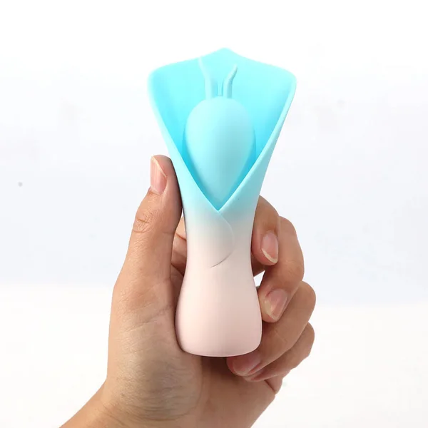 Maia Mina Fluttering Flower Vibrator — image 3 of 6