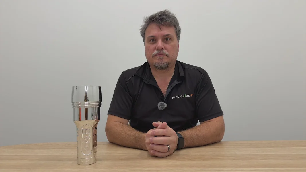 Fleshlight Quiver Rechargeable Vibrating Stroker — image 3 of 3