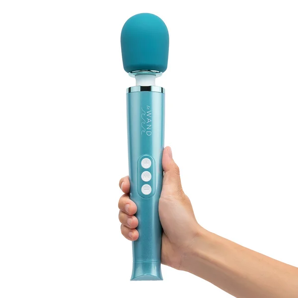 Le Wand Dive Submersible Rechargeable Vibrating Massager — image 2 of 3