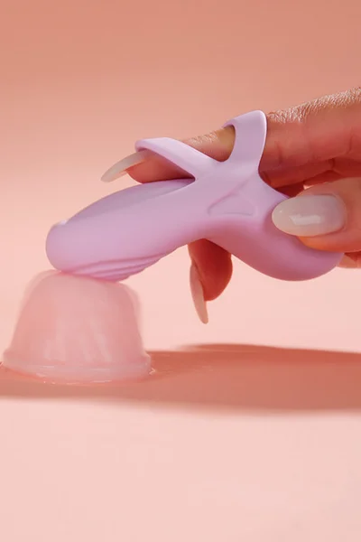 Svakom Echo 2 3.6" App Compatible Lay On Vibrator with Heat Function & Removable Finger Sleeve — image 10 of 12