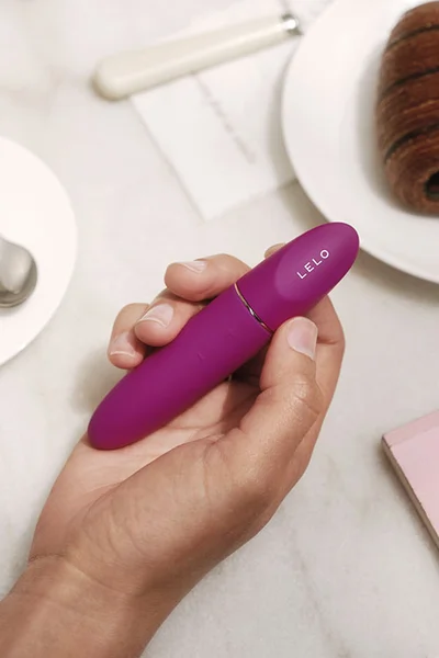 Lelo Mia 3 Discreet 4.4" Bullet Vibrator — image 3 of 6