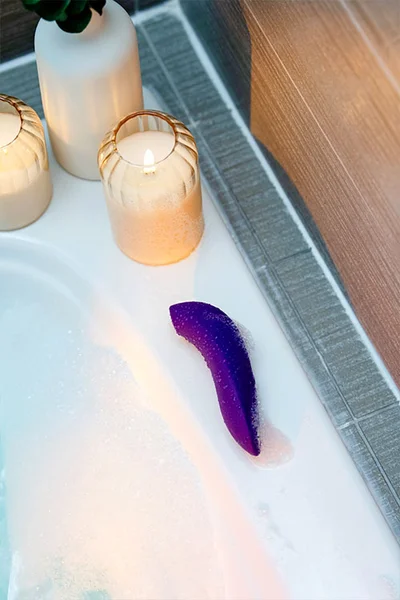 We-Vibe Melt 2 App Controlled 5.4" Pleasure Air Clitoral Stimulator — image 17 of 18