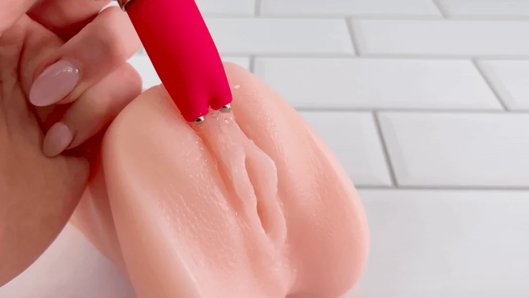 Electrostimulation Silicone Lipstick Vibe - 3 ELECTRO Settings and Powerful Vibes! — image 4 of 12