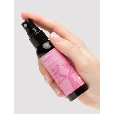 earthly body hemp seed refresh intimate cleansing spray 60ml