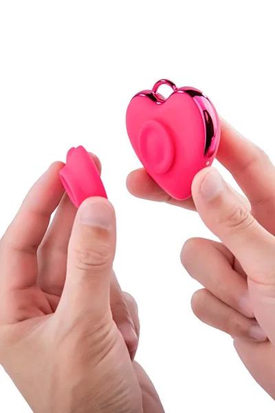 Adam and Eve Hearts-A-Flutter 2.6" Sucking & Tapping Clitoral Stimulator — image 11 of 18