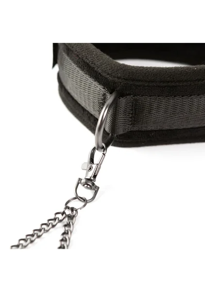 Twin Tweaks - Velvet Collar with Nipple Clamps — image 4 of 6
