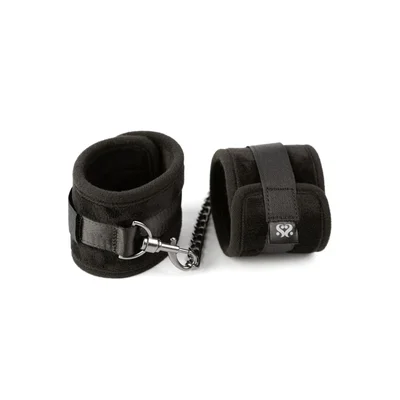 legs locked padded ankle restraints