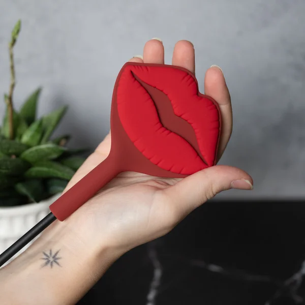 Ex's and Oh's Kiss Crop — image 8 of 19