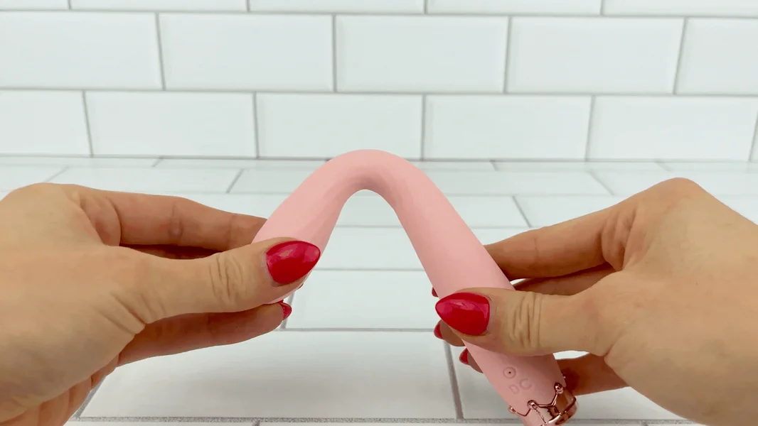 Beginner's Silicone G Spot Vibrator - Flexible Slim Shaft with Toe-Curling Power — image 2 of 9