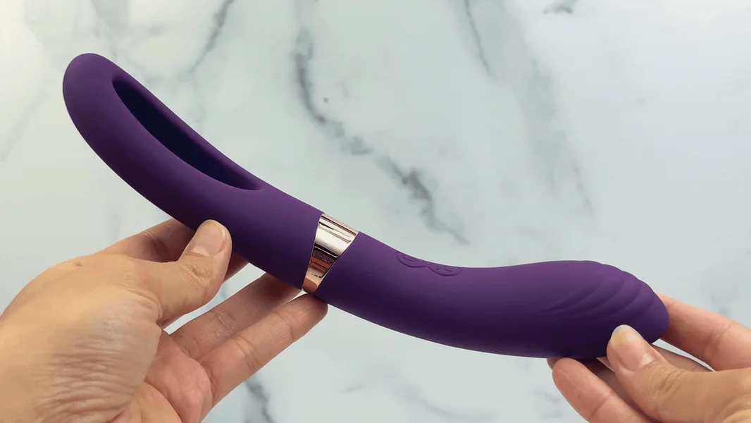 Tongue Tapper Fingering Dual-Ended G-Spot Vibrator - Two Sides for Doubled Pleasure! — image 2 of 9