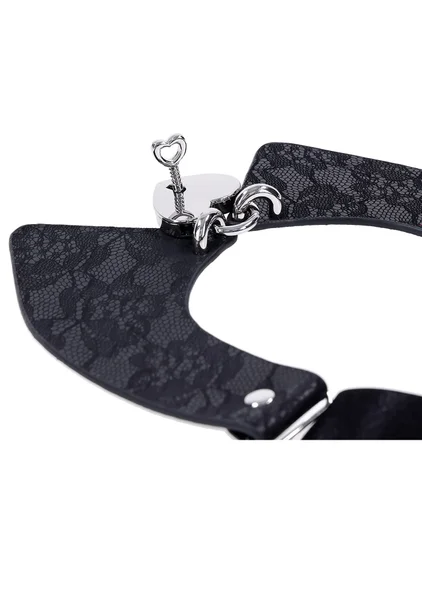 Heartbound Lace Day Collar — image 6 of 7