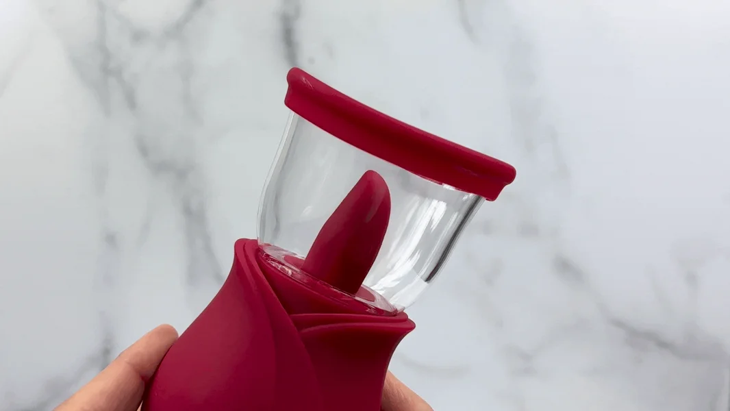 Orgasmic Orbit O - Vibrating Clit Licker & Pussy Pump — image 4 of 10