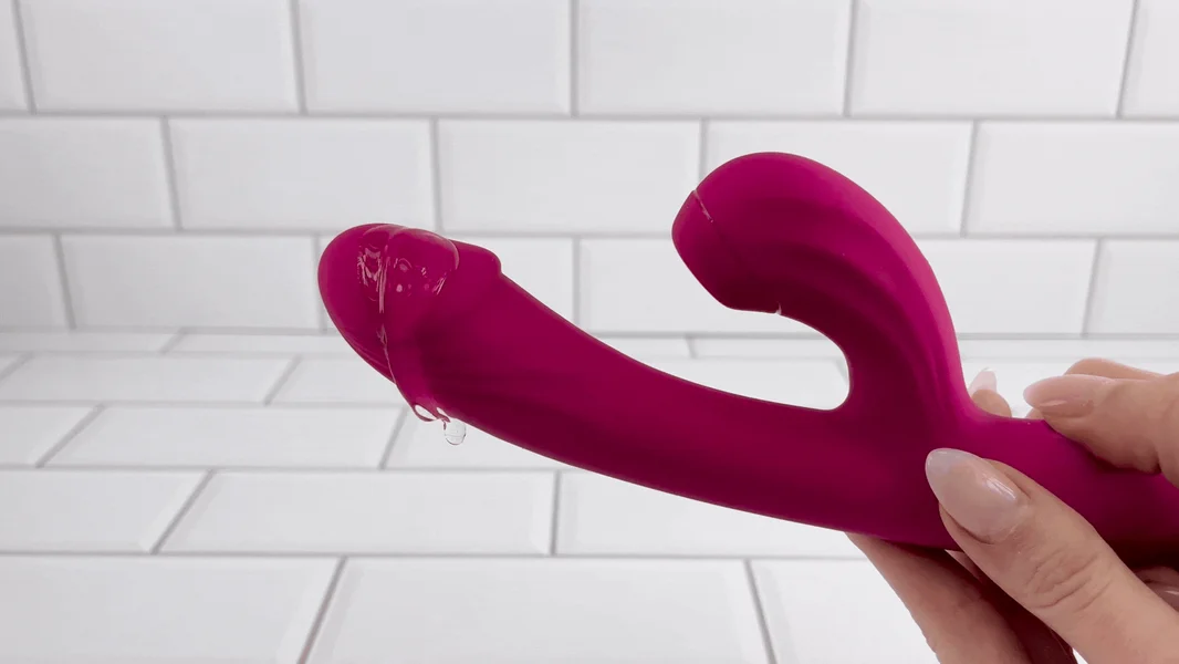 Air Pulse Dual Action Vibrator - Teasing Clit-Kisses + Deep G-Spot 'O's — image 2 of 11