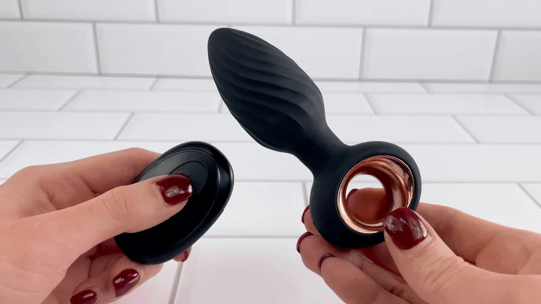 Gyrating Anal Plug w/ Remote Control — image 4 of 9