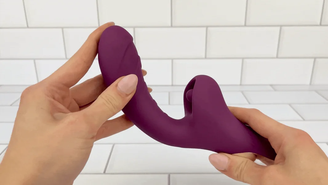 Clit-Stroking Dual Action G-Spot Vibrator - A Unique Vibe That Rubs Your Clit Better Than You! — image 6 of 9