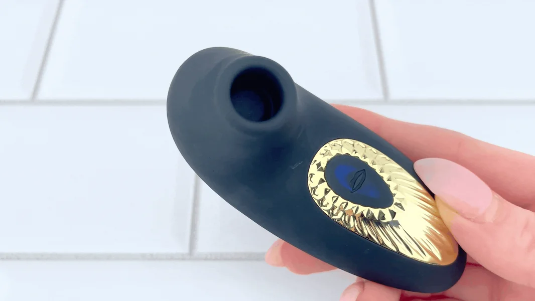 The Air Affair - Clitoral Air Pulse Stimulator (Try Holding It On Your Clit During Sex!) — image 4 of 8