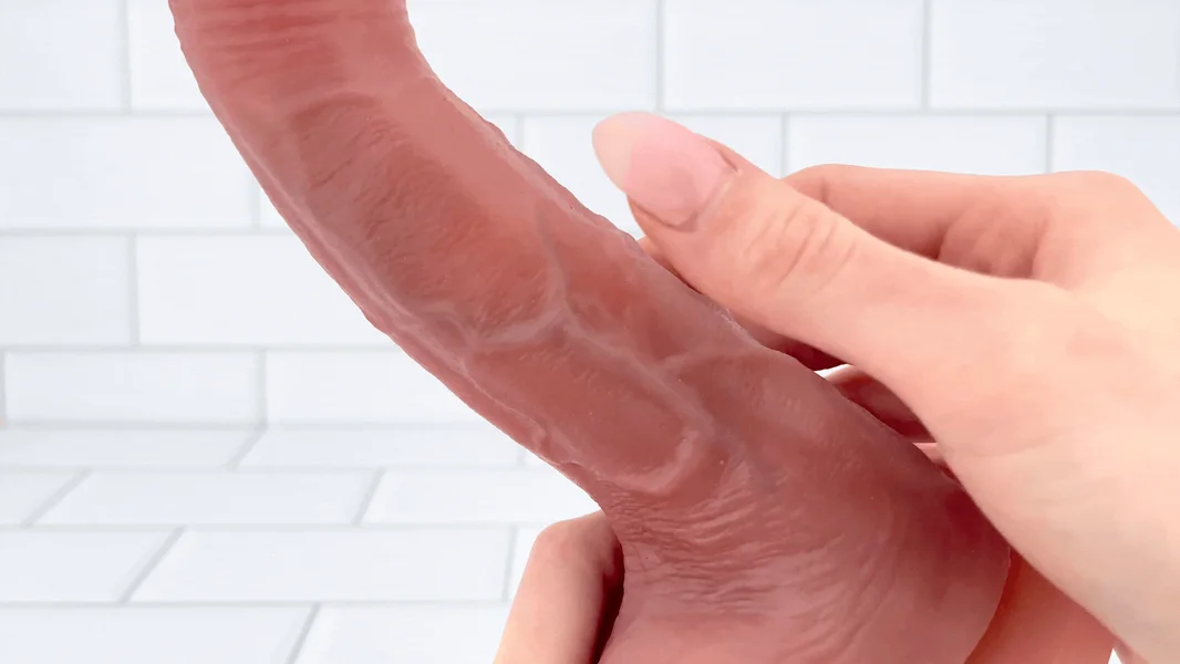 The Hot Shot Heated Thrusting & Vibrating Dildo - Curved to Stimulate Your G-Spot with Every Thrust! — image 10 of 16