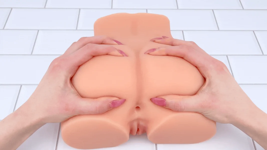 Curvy Butt and Vagina Masturbator - The Perfect Choice For Sex Doll Beginners! — image 6 of 13